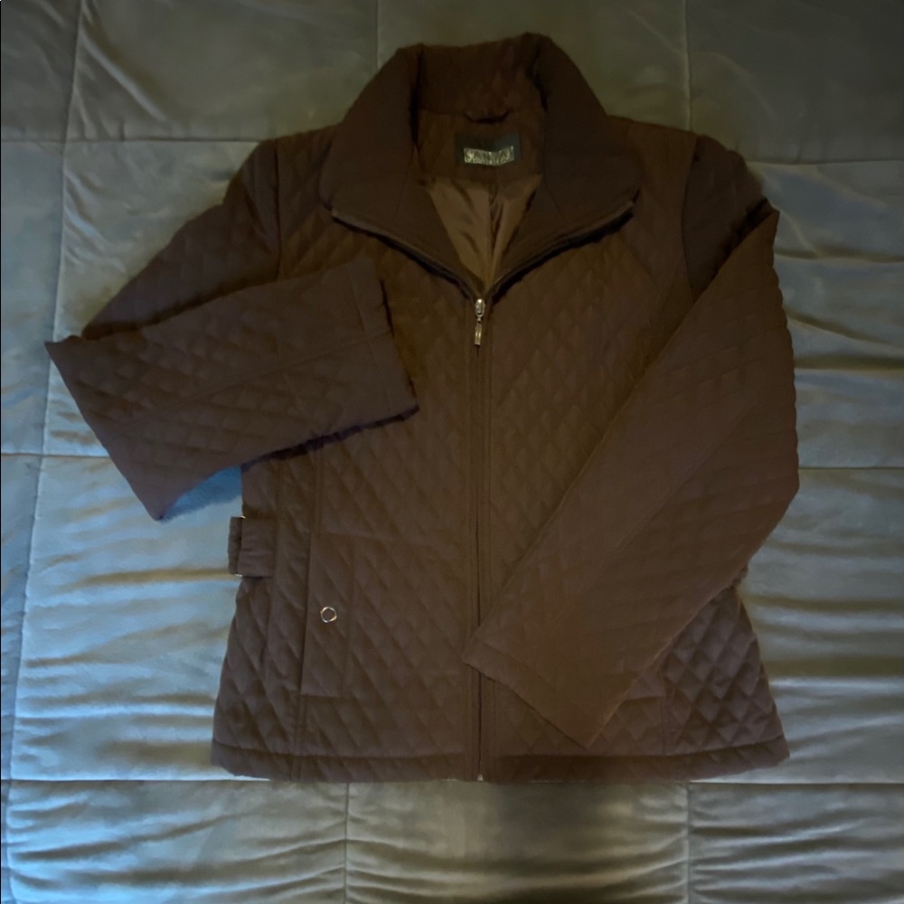 Woman’s Coat - Picture 10 of 14